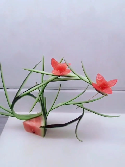 西瓜皮拉花中有花,喜欢点赞吧!