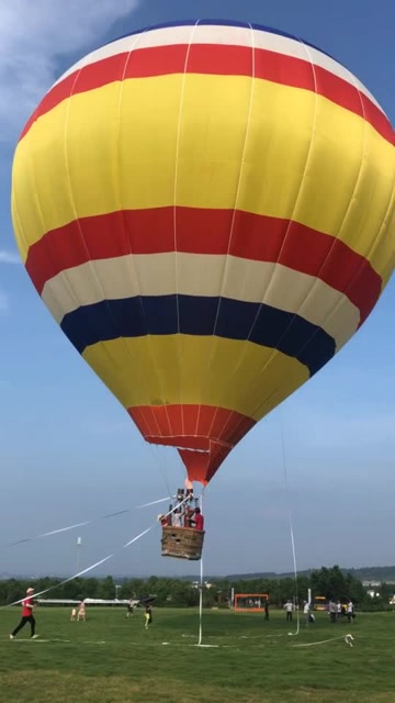 你见过飞起来的氢气球很美,但是你知道它降落有多狼狈吗
