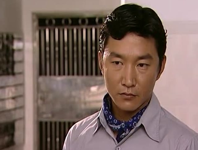 插翅难逃:张世豪找富家女送衣服却被看门老大爷,比豪哥都傲气啊!