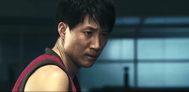 洪天照与小胡子比武, 洪天照一度劣势,气氛紧张