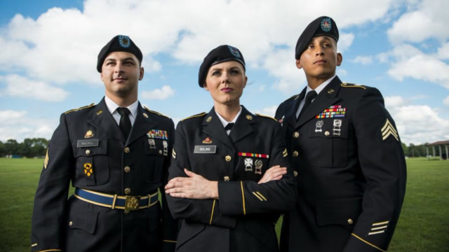 军装基本都是扣装而不是拉链,美军曾大量使用,却付出了惨痛代价