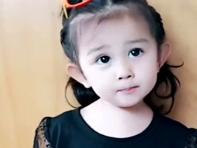 3岁萌娃唱歌,送给亲爱的妈妈,网友:太感动了!