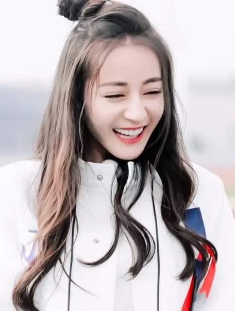 迪丽热巴你笑起来真好看