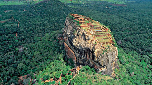 广州狮子岩:盘踞山崖,怒吼珠江口,带你见识莲花山"护法神兽"