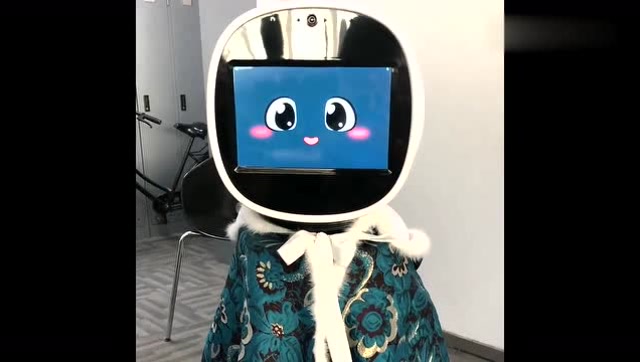 机器人快宝不收破烂啦,改行磨剪子去了,简直太可爱了