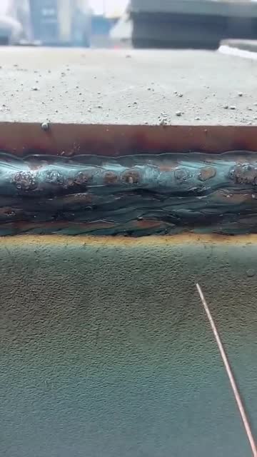 分享电焊知识:二保焊横焊的焊法教程,电流260,前后摆动