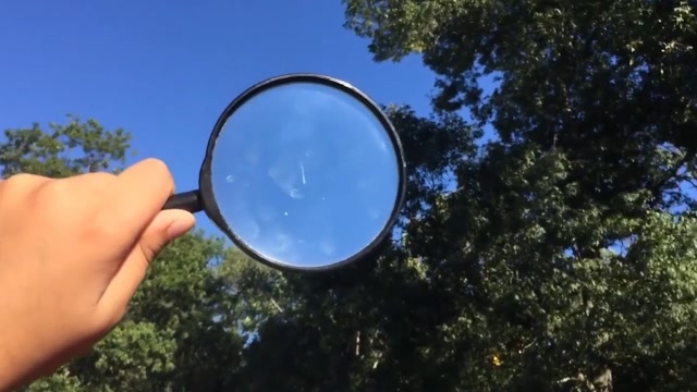 放大镜的聚焦能力有多强做个试验来看看吧