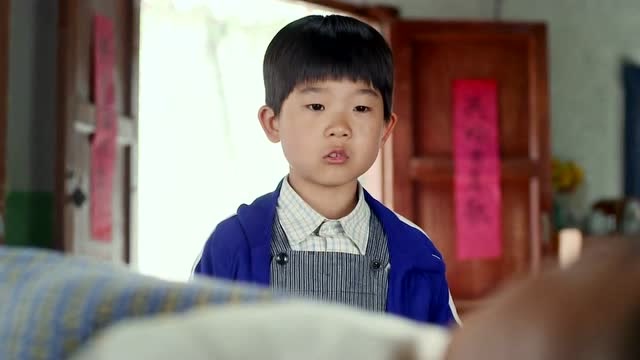 俺娘田小草:小浩看着老爹躺床不能动,脸上再也笑不起来