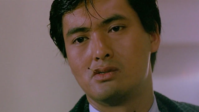 小马哥标志性的叼牙签动作来自这部电影,进门前把武器藏在走廊里