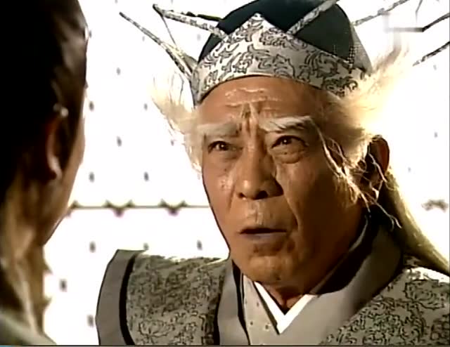 张无忌刚回到中原第一次见外公白眉鹰王