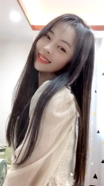 江西赣州女孩93年27岁目前最大的骄傲是从学校出来没向家里要过一分钱