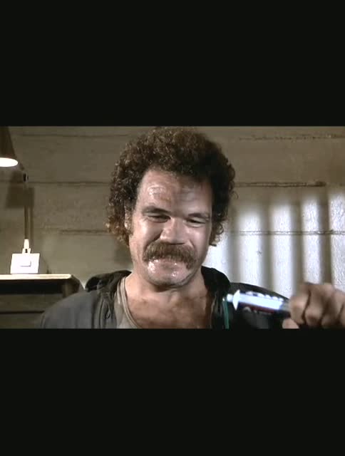 白头神探:穿铁内裤捡肥皂经典搞笑片段