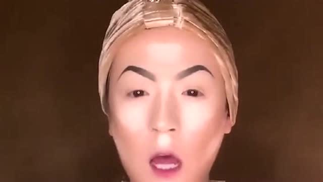 变脸王女装大佬全网最会化妆的男博主我一个女人都自愧不如