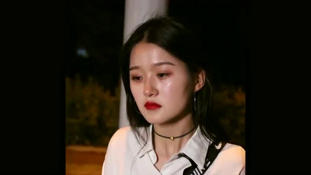 虐心分手现场:男孩让女孩忘了他,女孩的一番话,真的让人心疼!