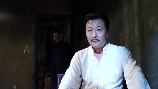魔都风云金昌就要被执行枪决大叔晚上亲自去看看他金昌料到他会来