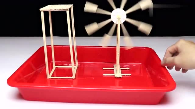 用竹签手造虹吸水车永动机,大获成功