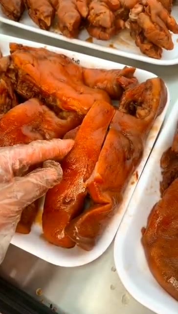 看看这二师兄的猪腰子脸,馋的我直流口水!