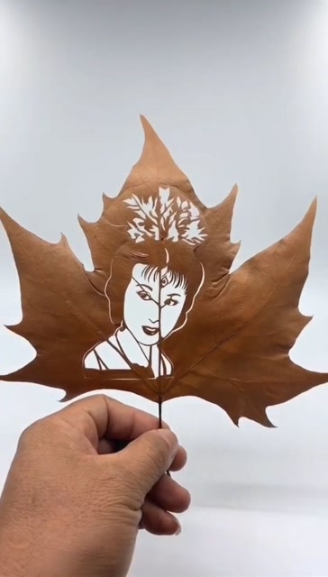 非物质文化遗产,叶雕作品,认出她是谁了吗?