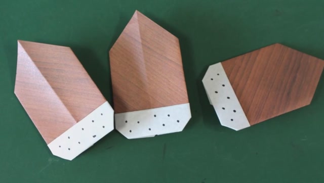 小小的竹笋,模样好逼真,小朋友不要拿来吃,手工折纸