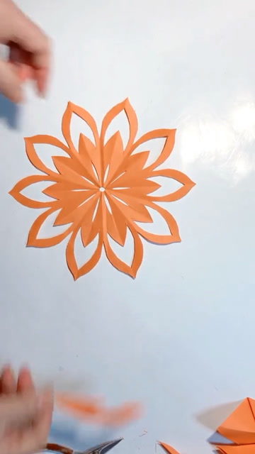 非遗文化剪纸艺术,十折菊花