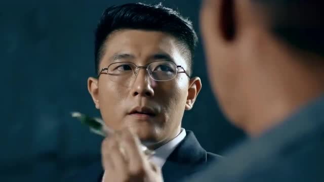 一代枭雄:虎爷为救何辅堂身中数枪,结果何辅堂醒来硬是掐死小伙