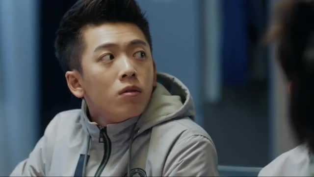 飞行少年:一进门就看到这,高松有点懵圈