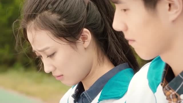 女同学被全班孤立,唯独高冷学霸搭理他,你们说余淮到底喜欢过陈雪君吗