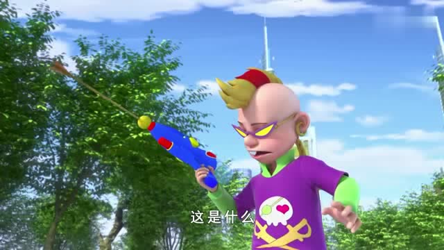 三只松鼠松鼠侠不慌不忙刀仔自己的武器炸膛了