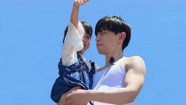 邓伦的皮肤到底有多白被小山竹狂赞你最白比女生还白