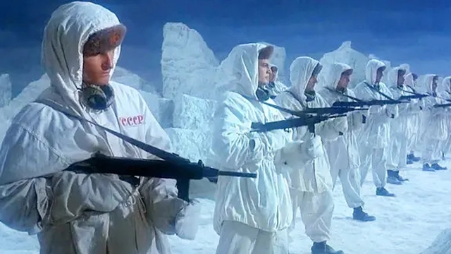 一部冷战时期的经典谍战电影美苏两军在争夺间谍卫星胶片