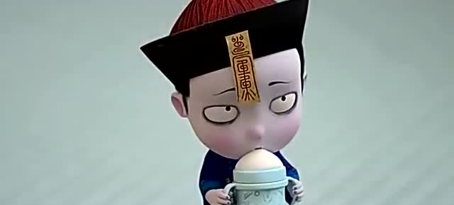 抱着奶瓶喝奶的僵小鱼太可爱了吧,简直要被萌翻了