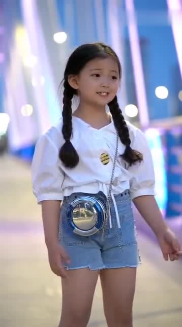 李悟演唱寻山,歌声优美动听,一位很有实力的小网红