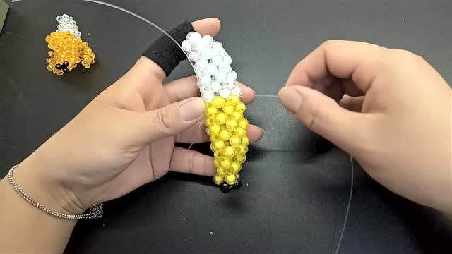 diy手工串珠剥皮香蕉制作方法教程 一帘幽梦串珠世界