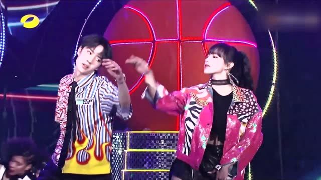 程潇热舞合集!与王一博同台热舞,舞姿曼妙可甜可酷