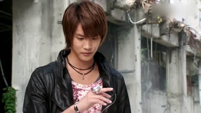 假面骑士wizard阿历的灵魂成为法爷的新力量打败了古雷姆林