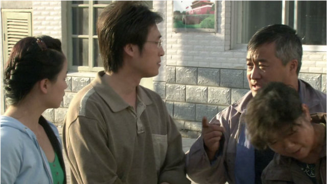 女子想回乡发展人参种植业却遭到乡亲极力阻止故乡面参花情