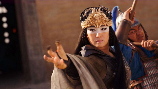 《花木兰》中巩俐的女巫,武艺高强还会变鸟,两句话点醒花木兰!