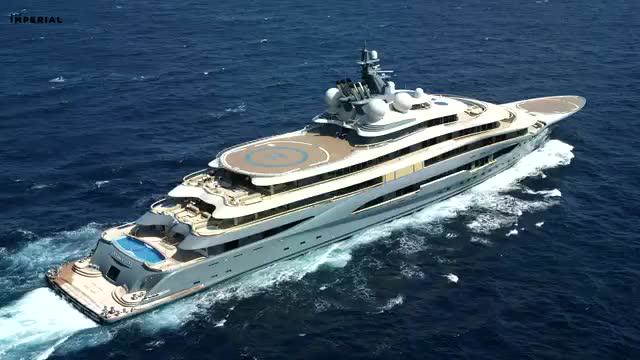 超级游艇"飞狐"号