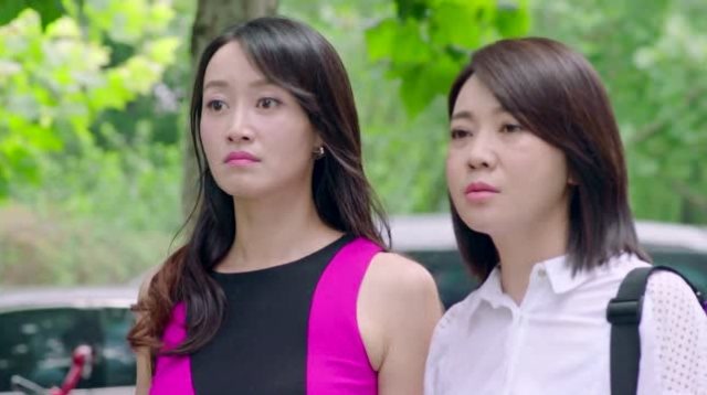 太太万岁:回娜准备下班,男子急忙跑过来,这个动作把人逗乐了