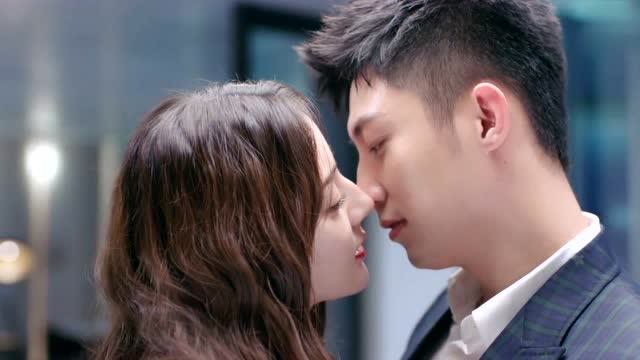 幸福触手可及:宋凛打动周放,甜蜜热吻,这样的热巴宋憨憨扛不住