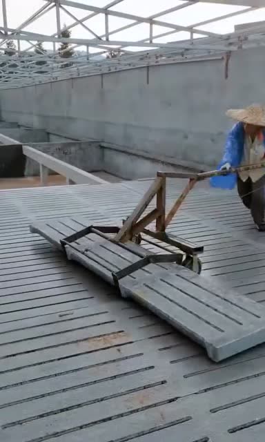 劳动人民智慧多,发明的这搬水泥板神器,真实用!