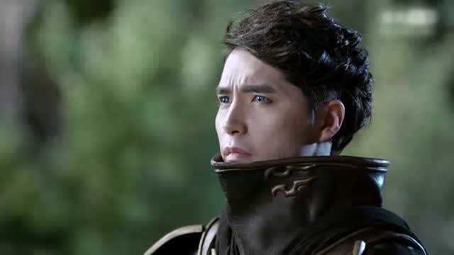 器灵:刘明睿为保护器灵赤霄身受重伤,赤霄抱着他消失