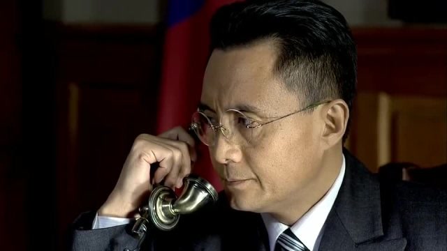 段仲仪是委员长的客人,但却是水家的仇人,只因对女人始乱终弃