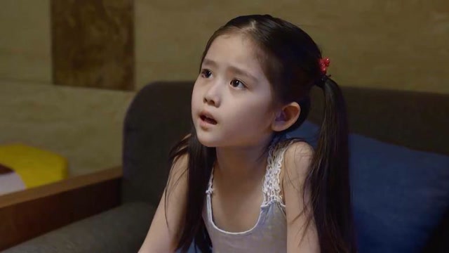 淘气爷孙:念瑶小小年纪,竟然这么爱美,连化妆品都有