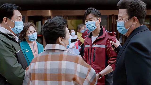 爱的厘米:徐清风参加抗疫救援,岳父和岳母举旗欢送!