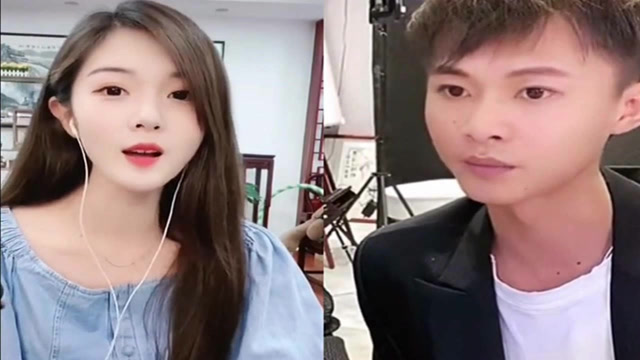 许华升官宣女友后,首次和小美同框,深情歌唱《牵不到你的手》