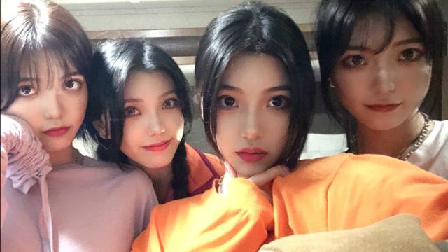 22年前的南京市四胞胎姐妹已是亭亭玉立