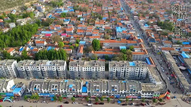 航拍山东省济宁市微山县两城镇中心街