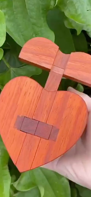 红木做的鲁班爱心锁