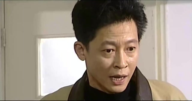 刑警本色:马卫东刺杀罗阳失败,反被萧文打伤,岂料被自己人灭